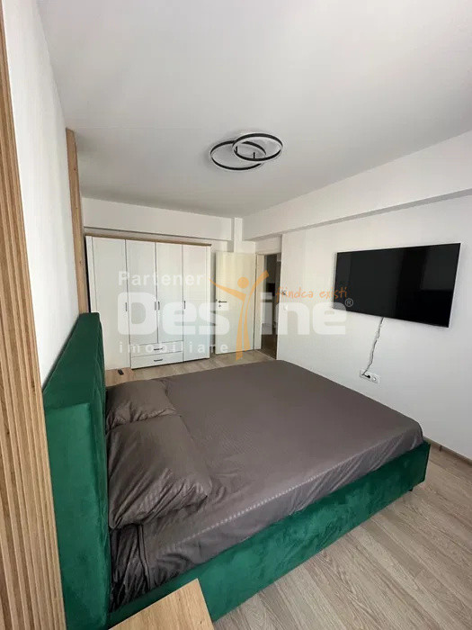 Apartament 2 camere decomandat,  boxa si loc de parcare inclus, Tractorul-Coresi