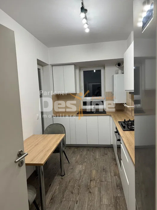 Apartament 2 camere decomandat,  boxa si loc de parcare inclus, Tractorul-Coresi