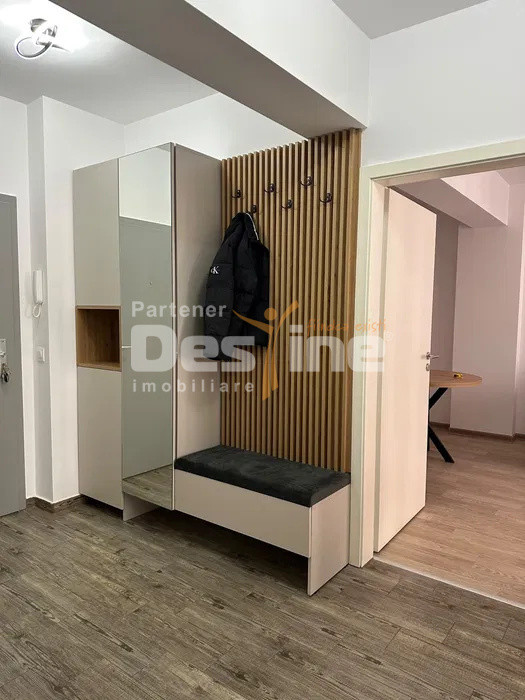 Apartament 2 camere decomandat,  boxa si loc de parcare inclus, Tractorul-Coresi