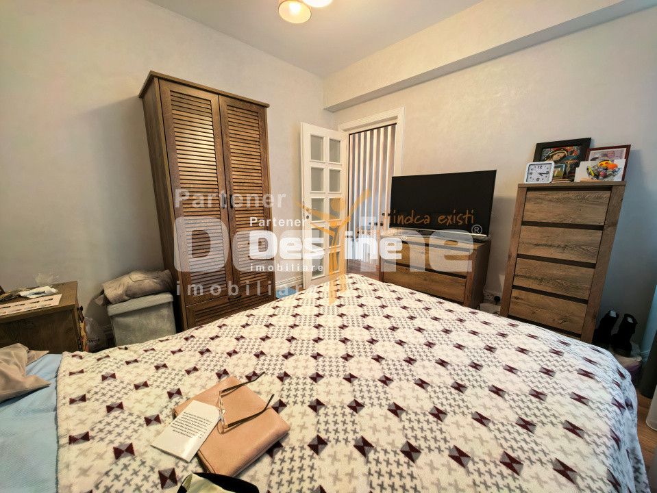 Duplex modern cu design britanic 7 camere D+P+1+M 160 mp
