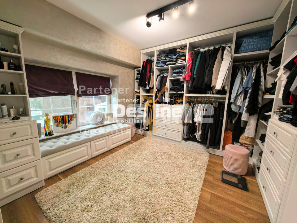 Duplex modern cu design britanic 7 camere D+P+1+M 160 mp