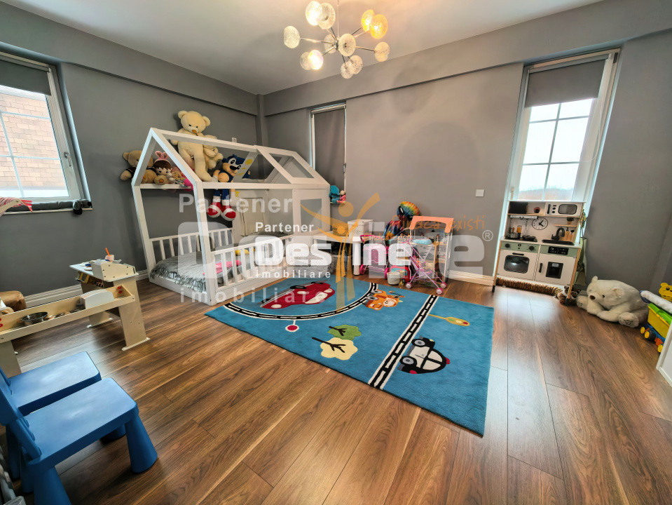 Duplex modern cu design britanic 7 camere D+P+1+M 160 mp