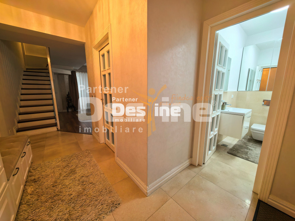 Duplex modern cu design britanic 7 camere D+P+1+M 160 mp