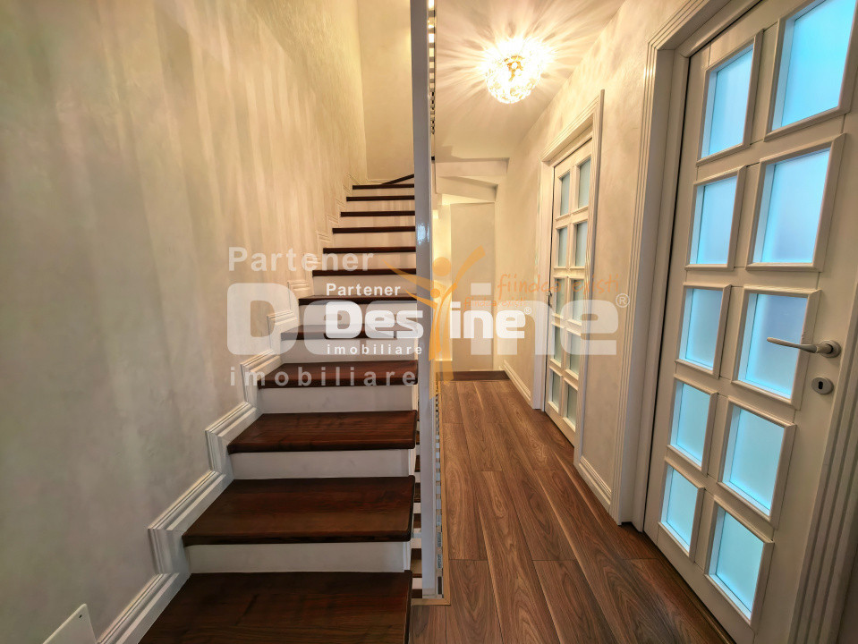 Duplex modern cu design britanic 7 camere D+P+1+M 160 mp