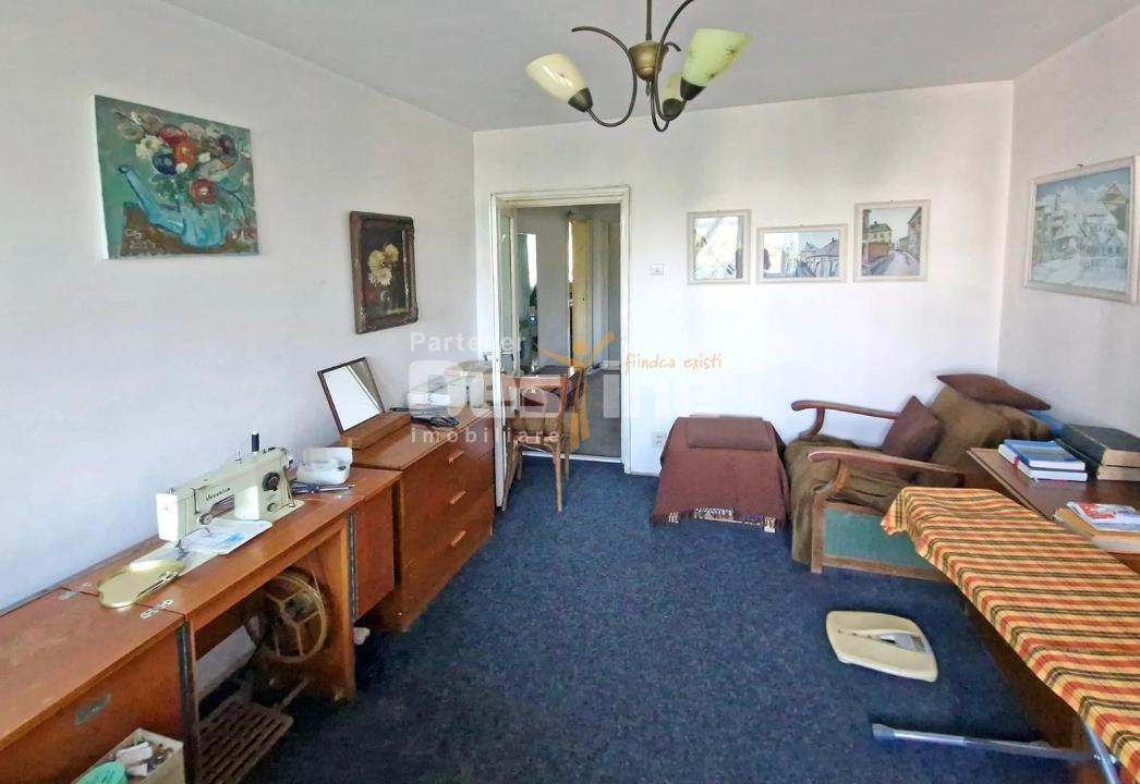 APARTAMENT 3 CAMERE SEMIDECOMANDAT 