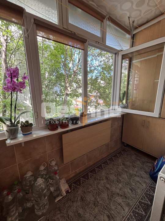 APARTAMENT 3 CAMERE SEMIDECOMANDAT 