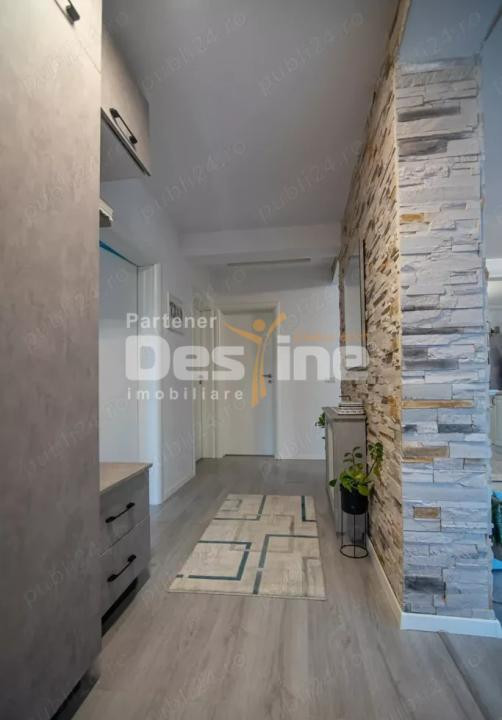 Oferim spre vânzare duplex despartit prin camera tehnica