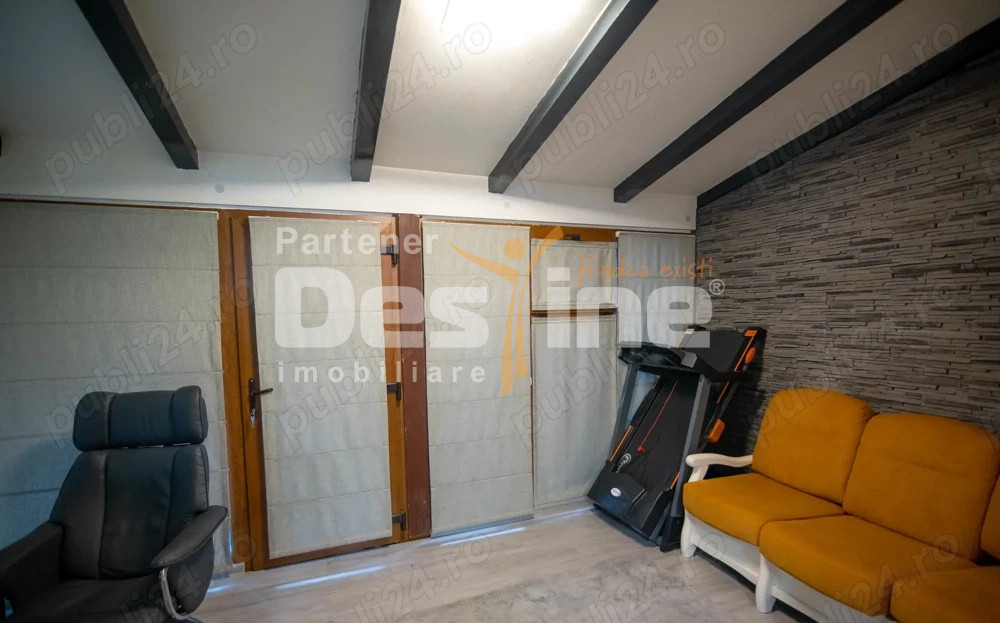 Oferim spre vânzare duplex despartit prin camera tehnica