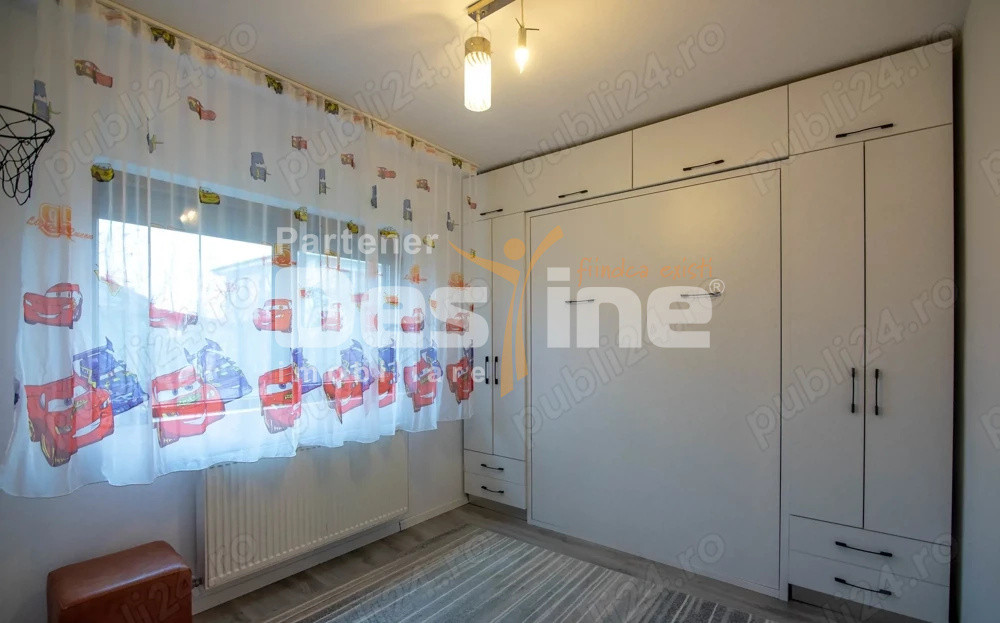 Oferim spre vânzare duplex despartit prin camera tehnica