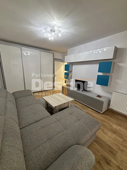 Apartament cu 2 camere decomandat, etaj intermediar, balcon cartierul Tractorul 