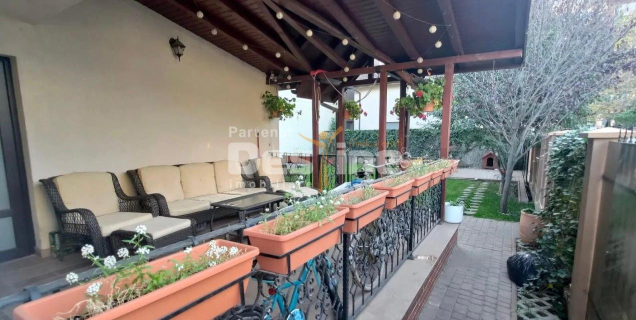 CASA INDIVIDUALA  4 CAMERE 
