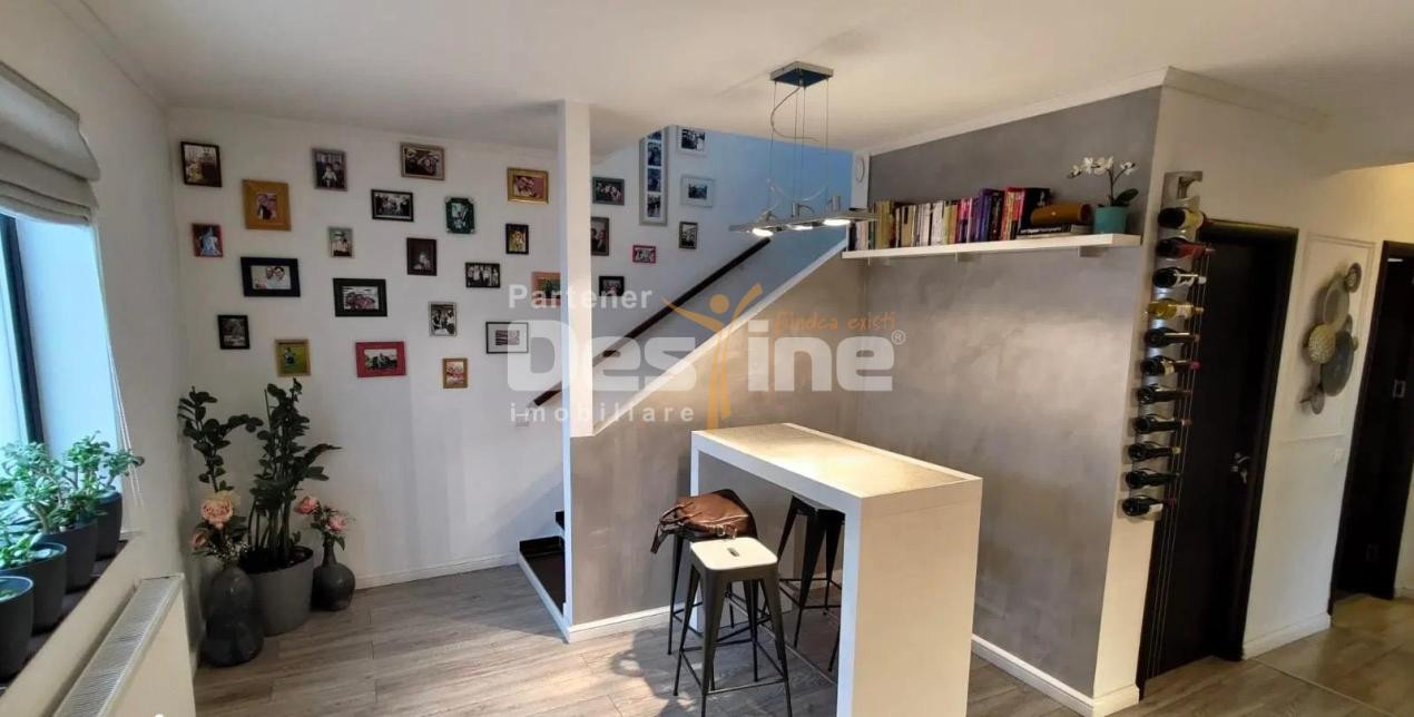 CASA INDIVIDUALA  4 CAMERE 