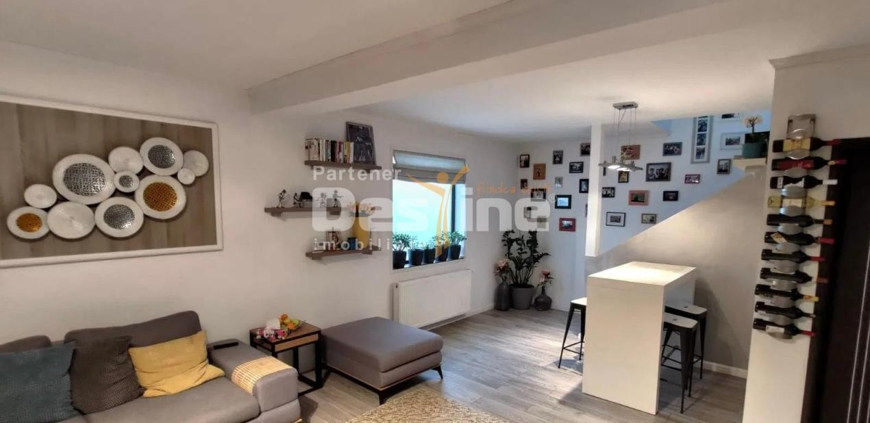 CASA INDIVIDUALA  4 CAMERE 