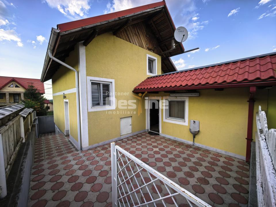 Casă individuală 4 camere 2 garaje 150 mp + anexa și gradina