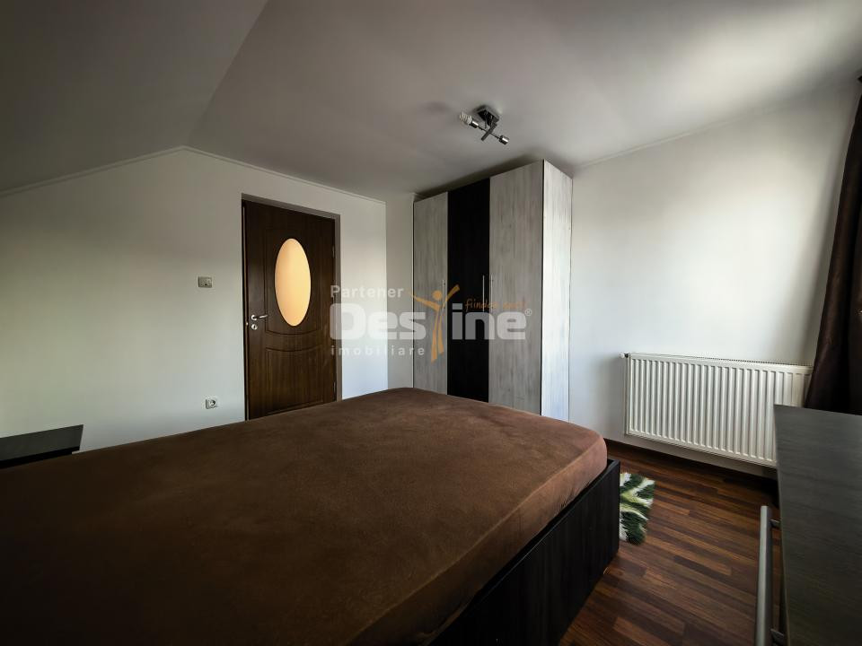 Casă individuală 4 camere 2 garaje 150 mp + anexa și gradina