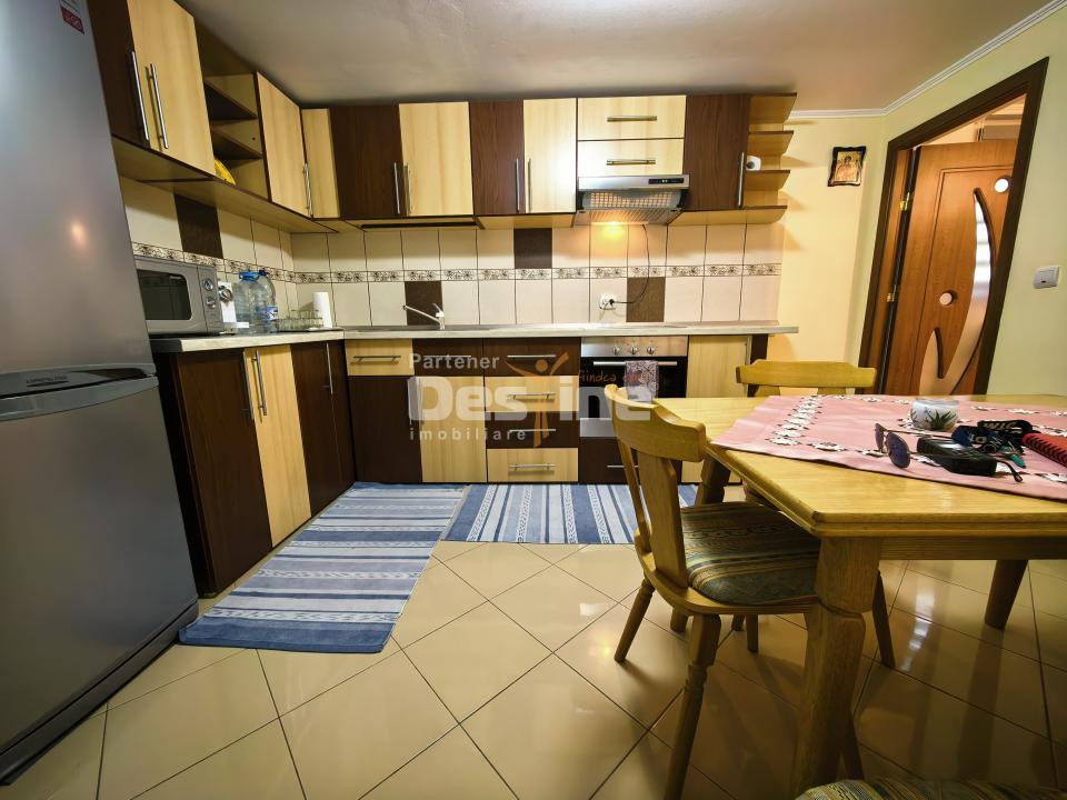 Casă individuală 4 camere 2 garaje 150 mp + anexa și gradina