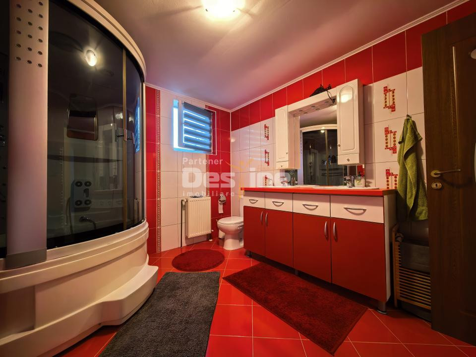 Casă individuală 4 camere 2 garaje 150 mp + anexa și gradina
