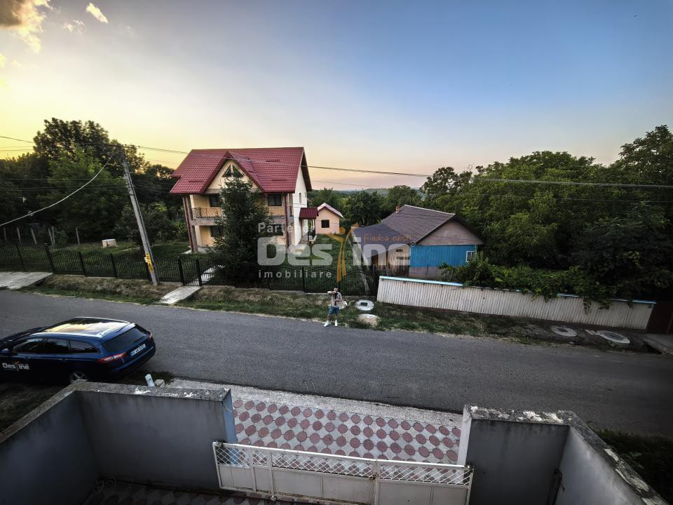 Casă individuală 4 camere 2 garaje 150 mp + anexa și gradina