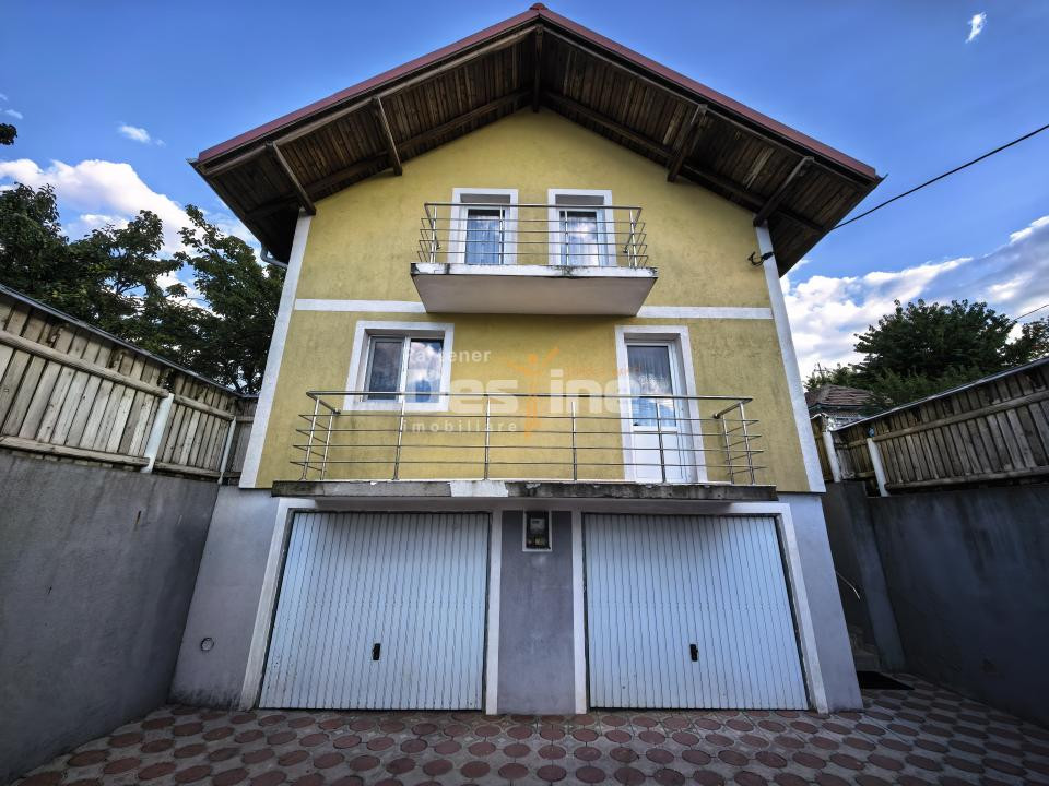 Casă individuală 4 camere 2 garaje 150 mp + anexa și gradina