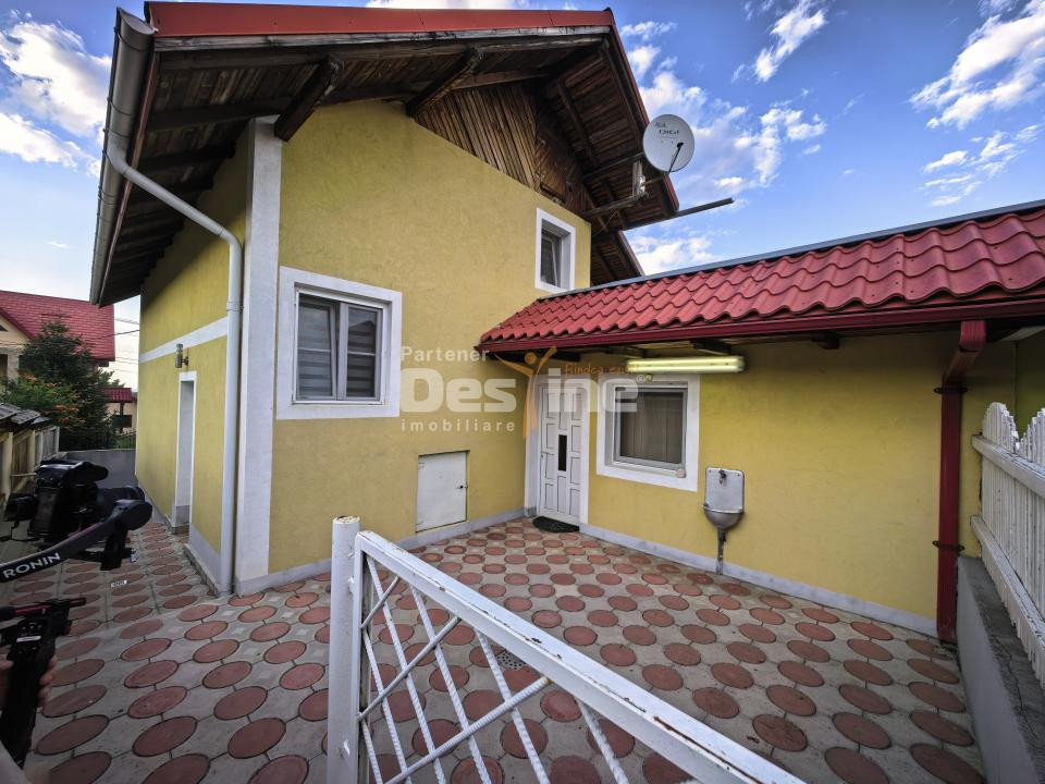 Casă individuală 4 camere 2 garaje 150 mp + anexa și gradina