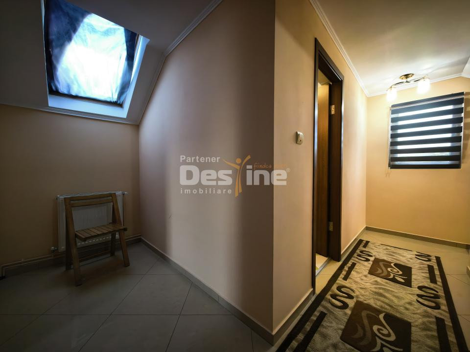 Casă individuală 4 camere 2 garaje 150 mp + anexa și gradina