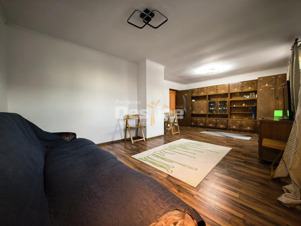 Casă individuală 4 camere 2 garaje 150 mp + anexa și gradina