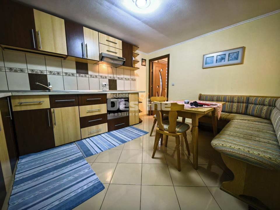 Casă individuală 4 camere 2 garaje 150 mp + anexa și gradina