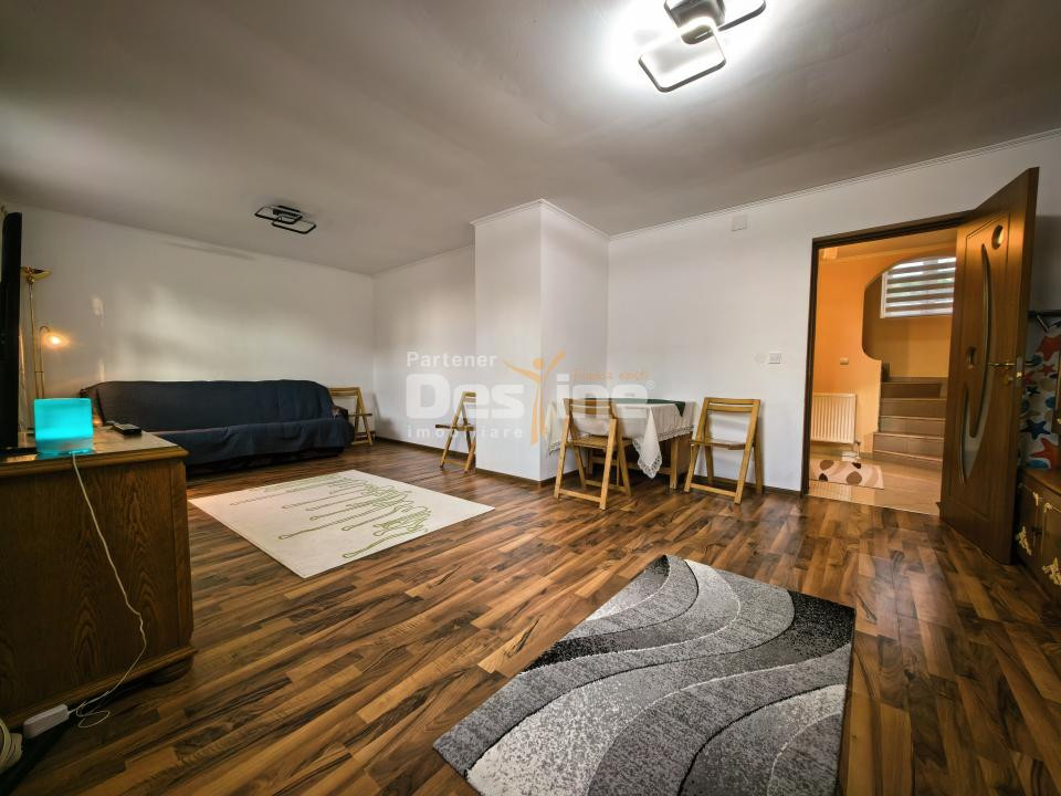 Casă individuală 4 camere 2 garaje 150 mp + anexa și gradina