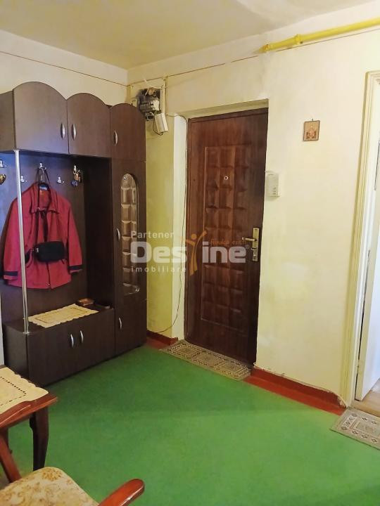Apartament 3 camere ultracentral focsani etaj 1 2 bai centrala proprie