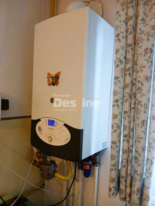 Apartament 3 camere ultracentral focsani etaj 1 2 bai centrala proprie