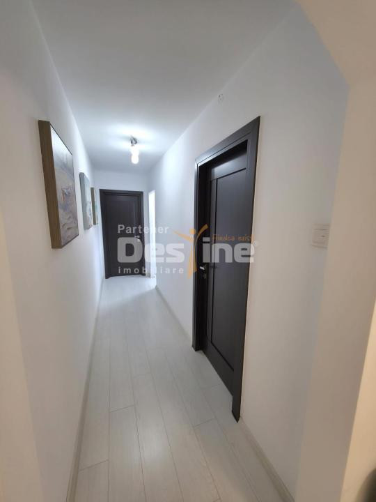 APARTAMENT 3 CAMERE SEMIDECOMANDAT  MOBILAT 