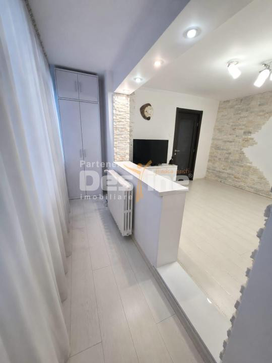 APARTAMENT 3 CAMERE SEMIDECOMANDAT  MOBILAT 