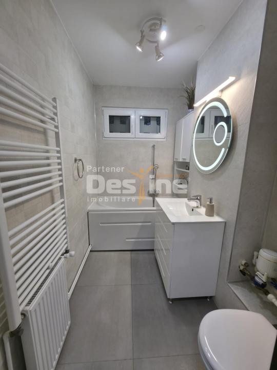 APARTAMENT 3 CAMERE SEMIDECOMANDAT  MOBILAT 