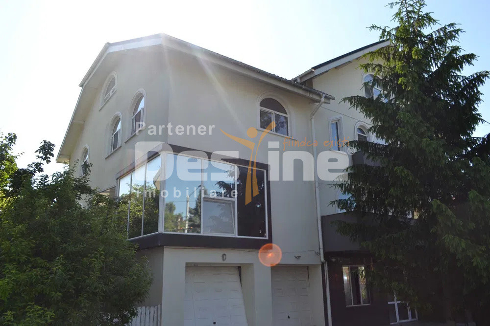 Clădire de birouri BUCIUM, 903 mp, 14–16 parcări, vânzare pe aripi