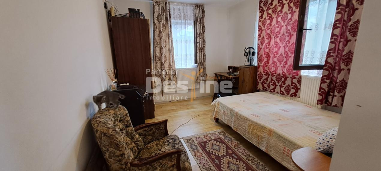 CASA 8 CAMERE , LUNCA CETATUII
