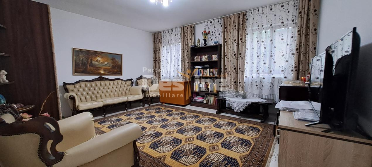 CASA 8 CAMERE , LUNCA CETATUII