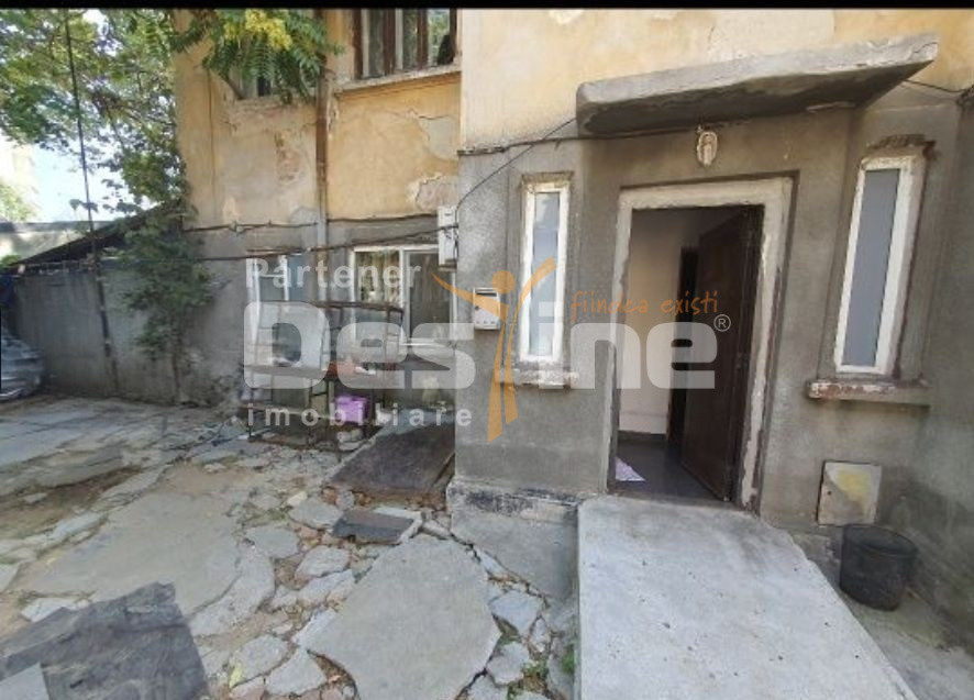 Apartament curte comuna Gara de Nord