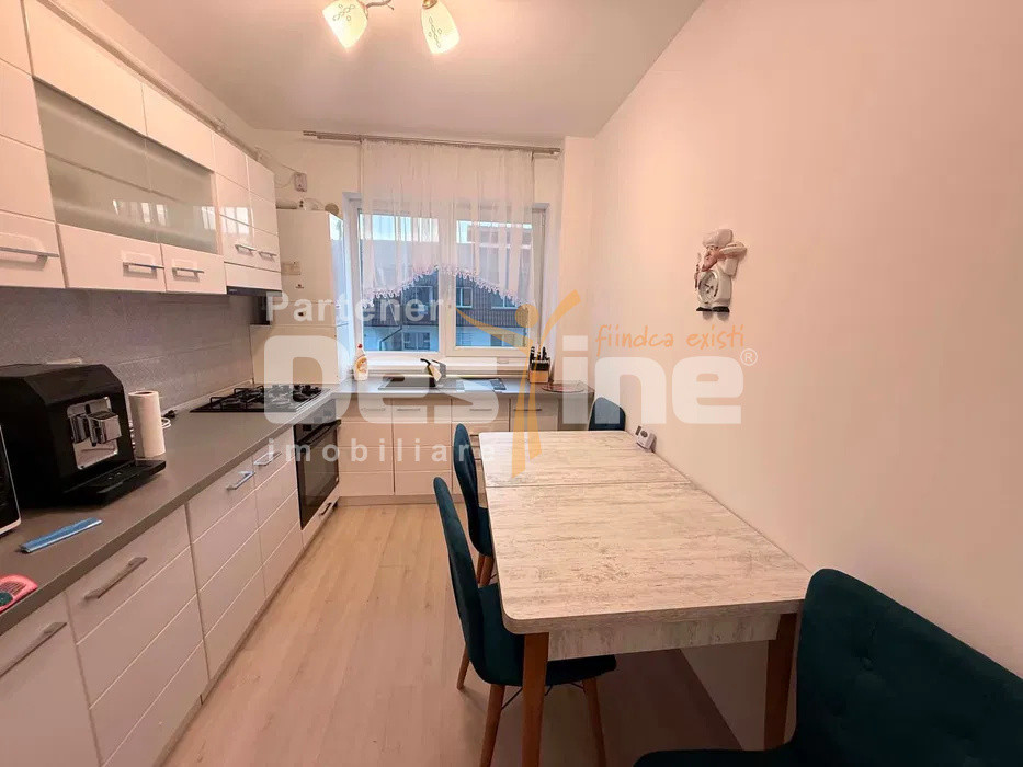 Apartament cu 2 camere decomandat 53 mp, cu loc de parcare inclus, in Subcetate 