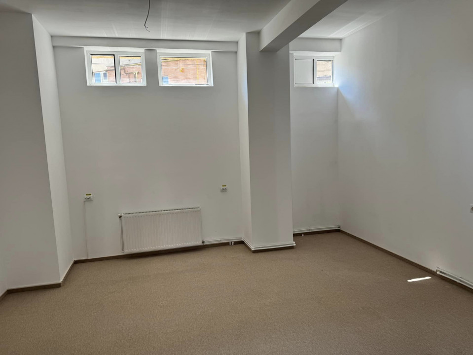 Inchiriere spatiu comercial 386 MP Centru Civic, Brasov