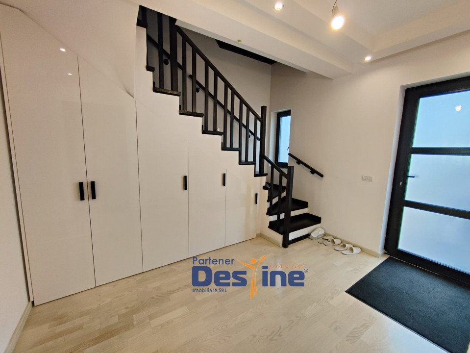 Casă tip TRIPLEX 4 CAMERE P+1+M 120 mp utili curte MOBILATĂ și UTILATĂ