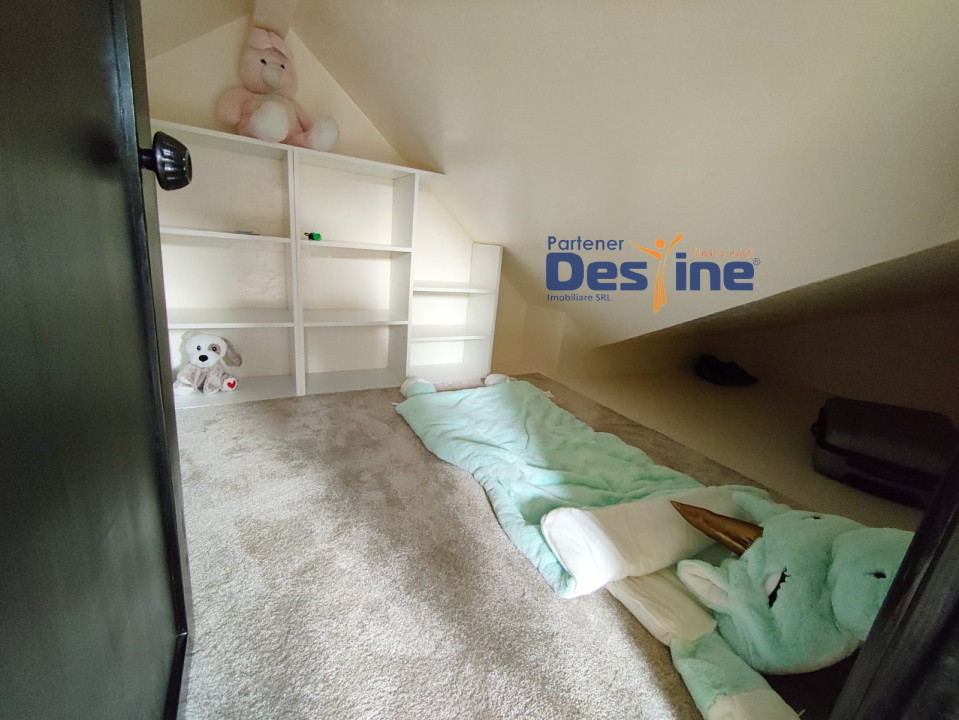 Casă tip TRIPLEX 4 CAMERE P+1+M 120 mp utili curte MOBILATĂ și UTILATĂ