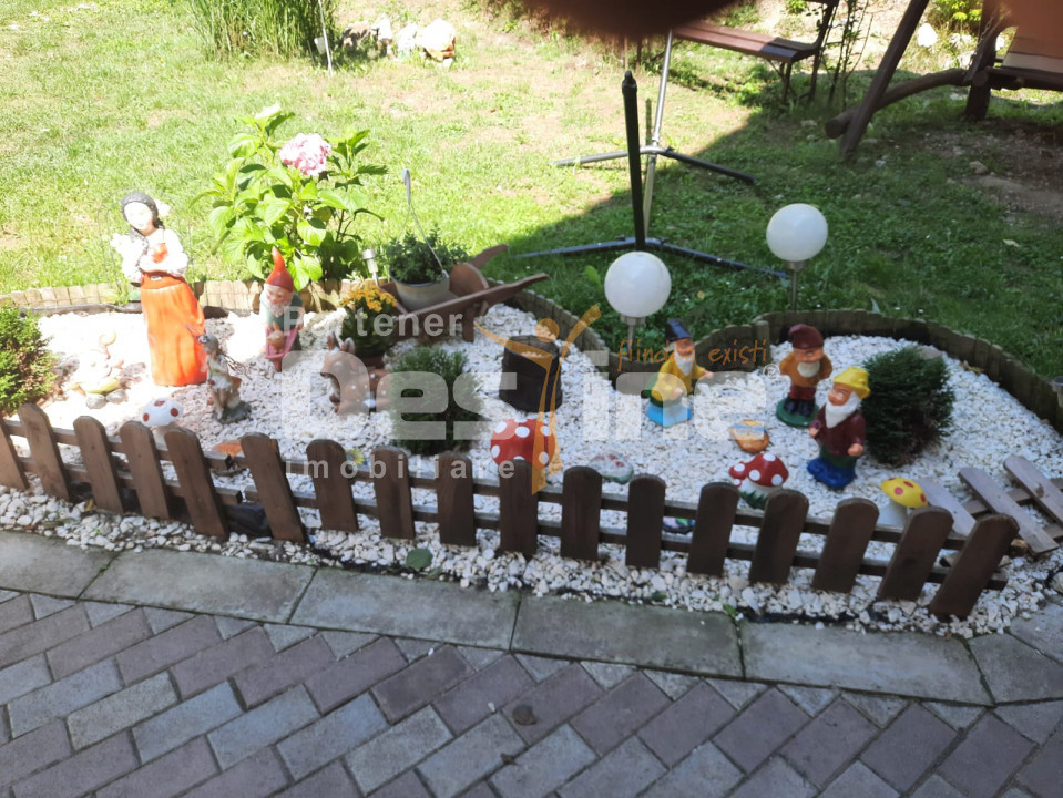 Casa  mare de vanzare 