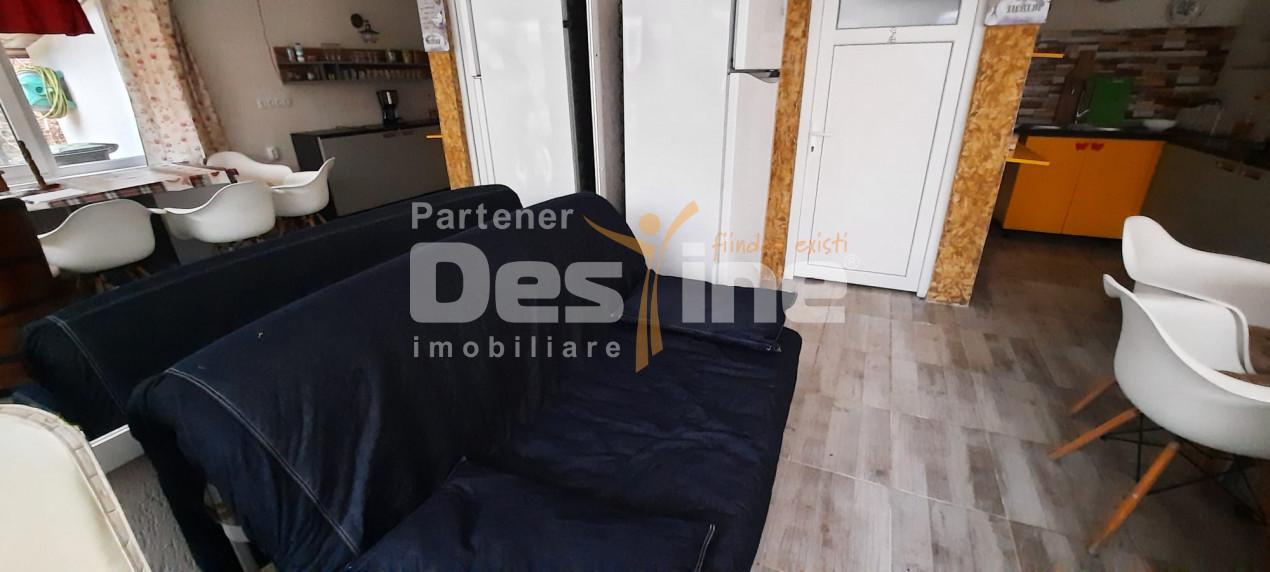 Casa  mare de vanzare 