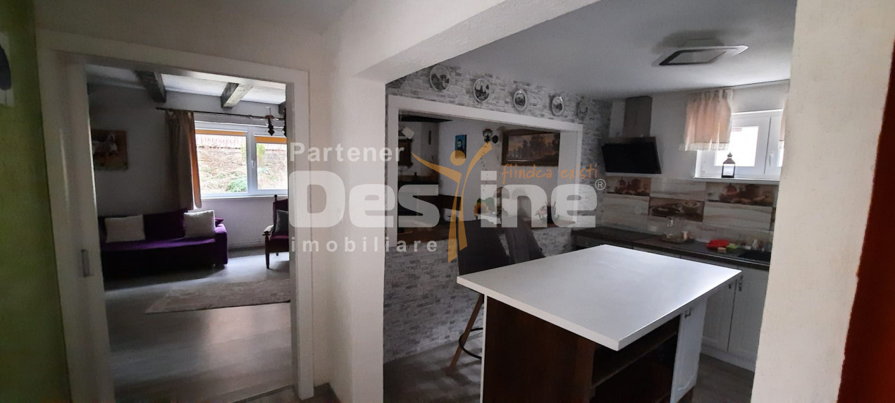 Casa  mare de vanzare 