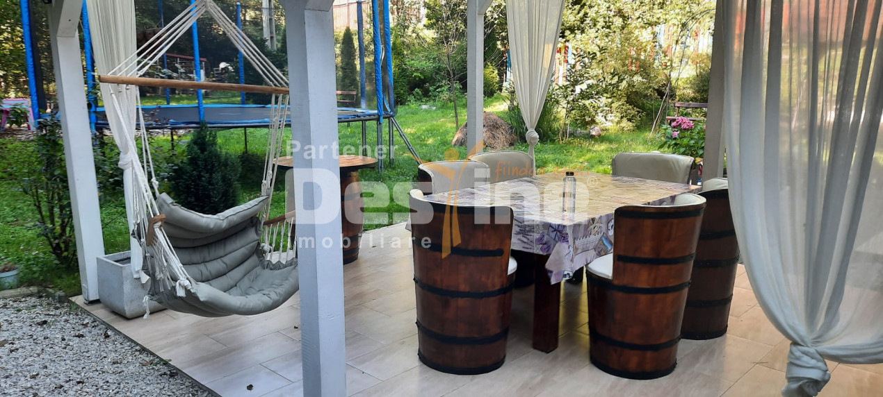 Casa  mare de vanzare 