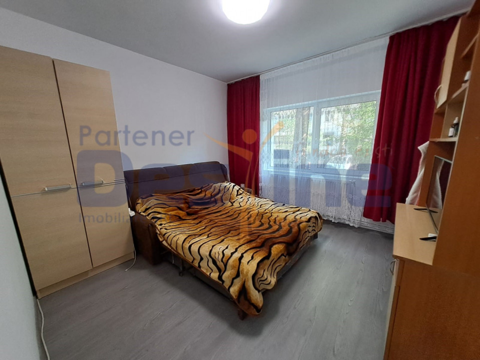 Apartament 3 camere Decomandat, 72 mp, Zona MIRCEA CEL BATRAN