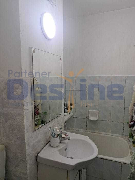 Apartament 2 camere  semidecomandat, Zimbru