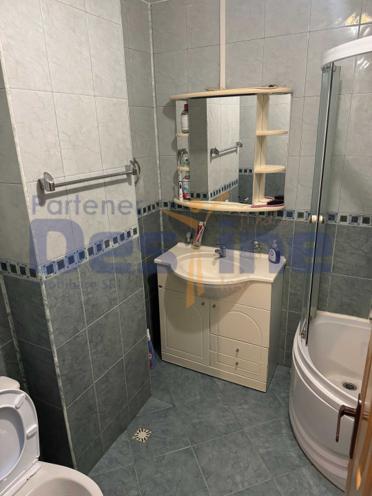 Apartament 2 camere, decomandat, zona ALEXANDRU CEL BUN 