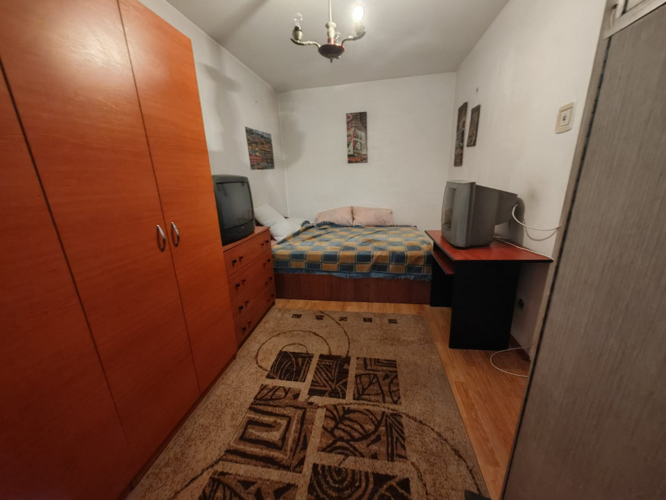 Apartament 2 camere etaj intermediar 