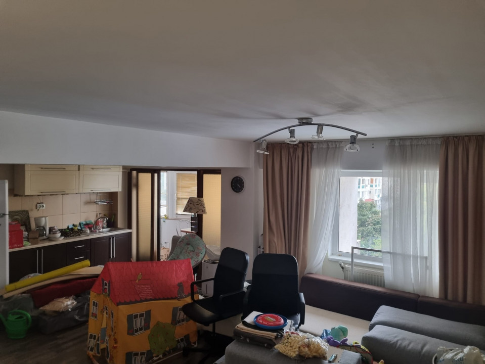 APARTAMENT DE VANZARE = PENTHOUSE